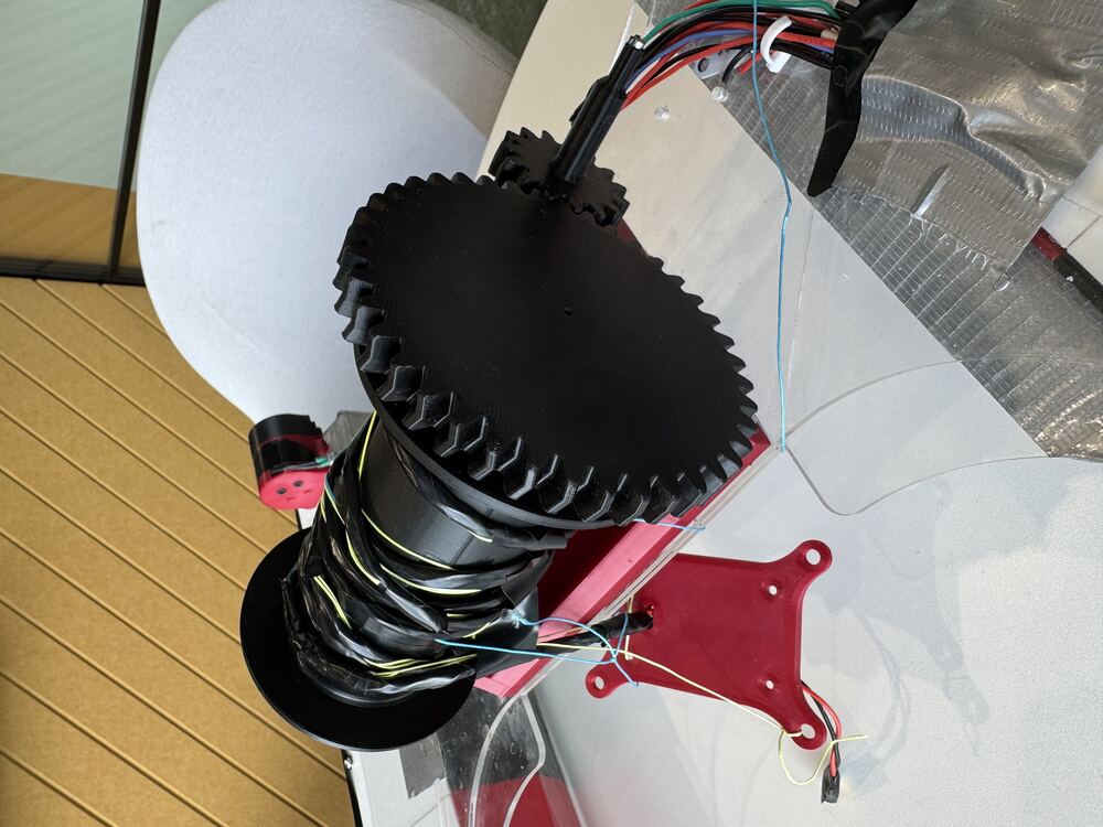 Winch spool and drive gear for lowering the sensor pod